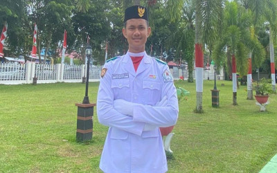 Ramadhan Saleh Siregar, sang Penggerek Bendera dari  Man 1 Aceh Barat.