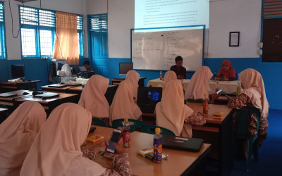 BELAJAR JURNALISTIK HUSIS MAN 1 ACEH BARAT